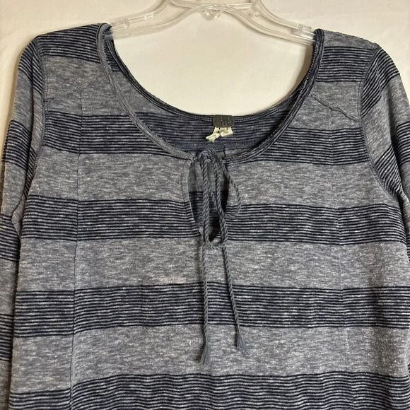 We the Free Gray Blue Striped Tie Flare Sleeve Knit Top Tunic Size Small Boho - Picture 2 of 15